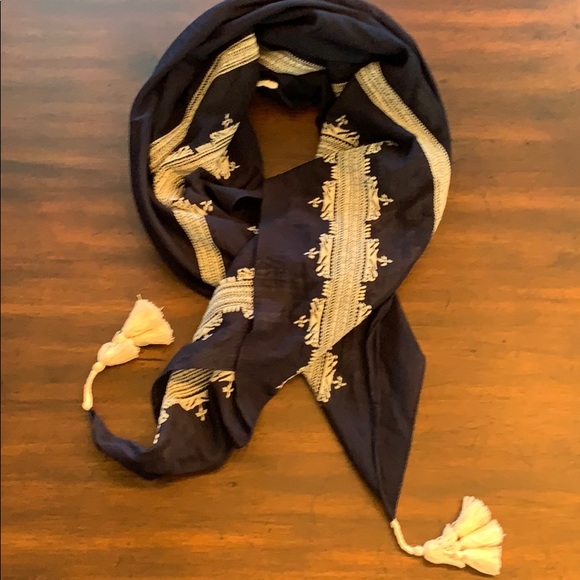 JCrew Lightweight Scarf - Picture 2 of 4